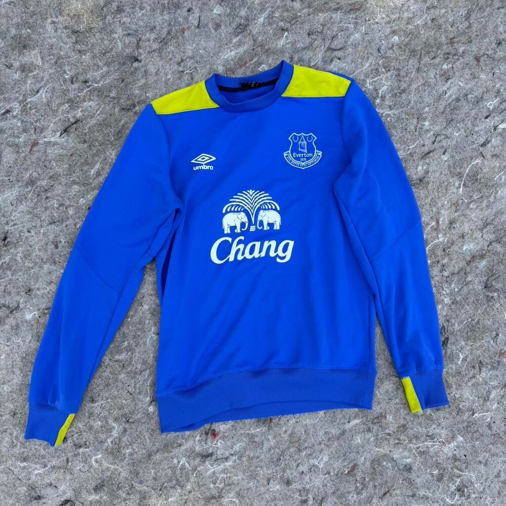 Umbro Men's Blue Sweatshirt